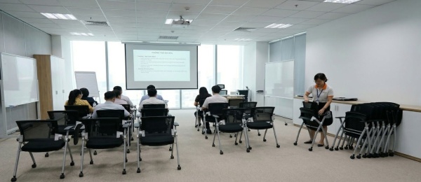 Phòng Đào Tạo Đa Năng: Sử Dụng Ghế Training Gấp Gọn Để Tối Ưu Không Gian